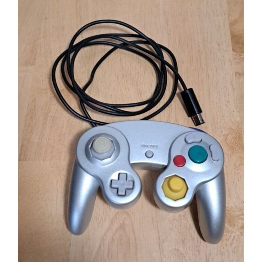 Unbranded Nintendo GameCube Controller Silver